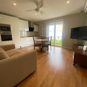 Deluxe Central Dolores De Nuestra Sra Sevilla